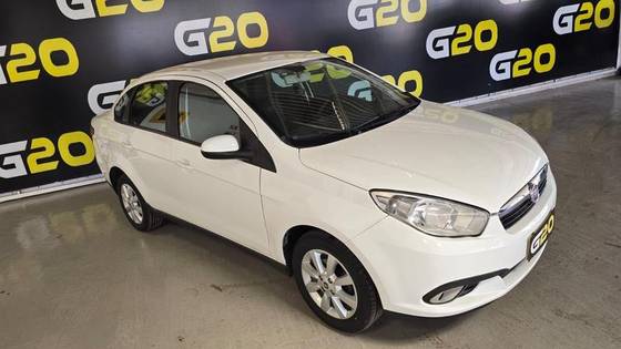 FIAT GRAND SIENA 1.4 MPI ATTRACTIVE 8V FLEX 4P MANUAL FIAT GRAND SIENA 1.4 MPI ATTRACTIVE 8V FLEX 4P MANUAL